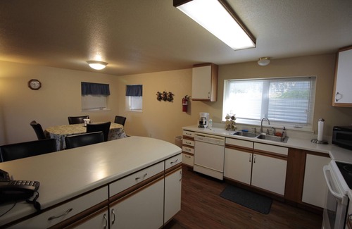 Gardiner Apartment | Experience Yellowstone Park with Pool and Spa Amenities