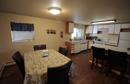 Gardiner Apartment | Experience Yellowstone Park with Pool and Spa Amenities