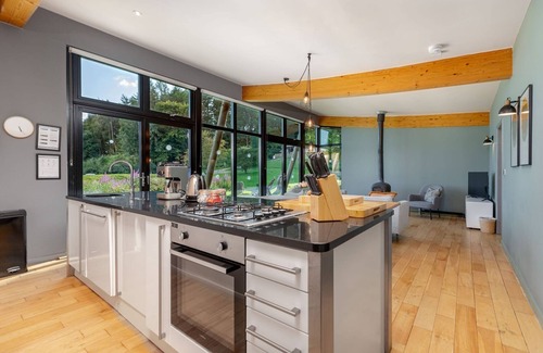 Richmond Cottage | Welcoming Yorkshire Dale Lodge for 6 Guests with Pets