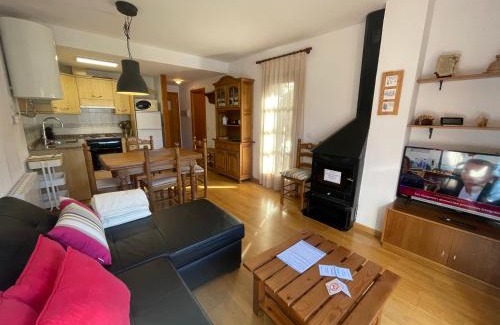 Anciles Apartment | Pet-Friendly Retreat at Anciles Apartamento - Villmor