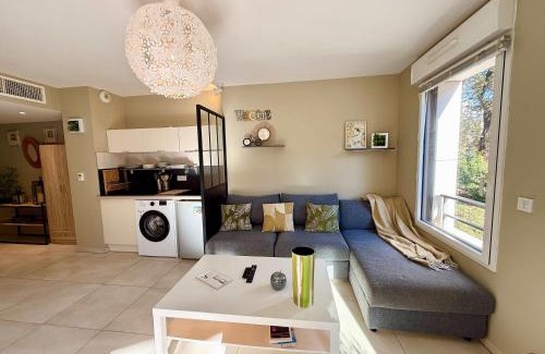 California - Pezou Apartment | A011-Superbe Studio avec Terrasse Sauna Jacuzzi