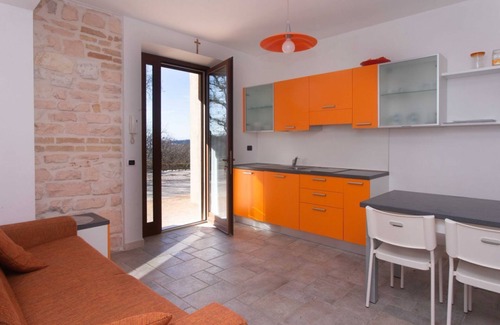 Ancona Apartment | Relaxing Two Room Apartment in Massignano with Spa & Kitchen