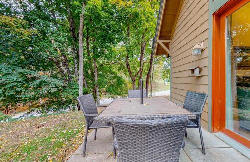 Proctorsville House | Inviting A1 at Castle Hill - Family-Friendly Townhome