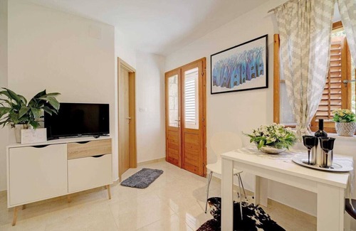Pile Apartment | Top-Rated A1 Studio Apartments Kalma with Kitchen & Kids' Amenities