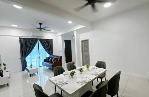 Tebrau House | Discover A15 Tebing Dato Onn 15 - Family and Pet Haven
