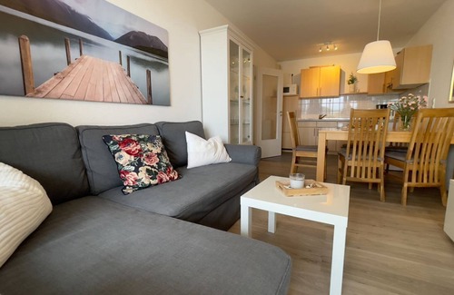 Sahlenburg Apartment | Modern Beachside Apartment with Balcony for 7 Guests