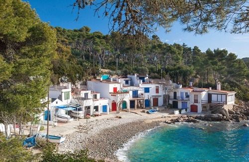 Palamos Apartment | Beachfront Studio with Ocean View & Spa - Ideal for Couples