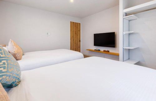 Maeganeku House | A3 Maximum 8 people OK! Perfect for families and groups! Free parking for up to 2 cars! Walking distance to the beach & many restaurants A3コーディアルステイ