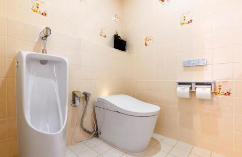 Maeganeku House | A3 Maximum 8 people OK! Perfect for families and groups! Free parking for up to 2 cars! Walking distance to the beach & many restaurants A3コーディアルステイ
