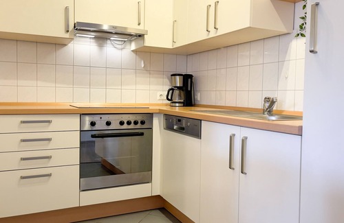 Sahlenburg Apartment | Bright Apartment with Partial Sea View - 10/10 Guest Rated