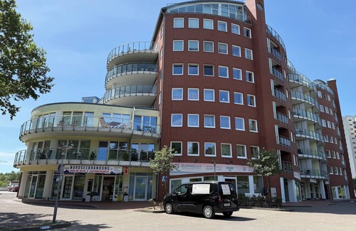 Sahlenburg Apartment | Bright Apartment with Partial Sea View - 10/10 Guest Rated