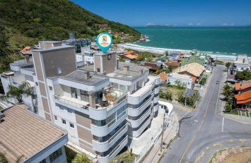 Quatro Ilhas Apartment | Discover Family-Friendly Comfort at A48 - Acrópole