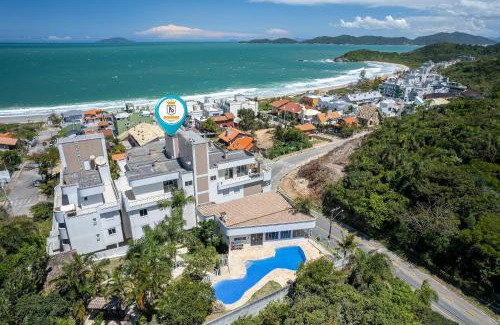 Quatro Ilhas Apartment | Discover Family-Friendly Comfort at A48 - Acrópole