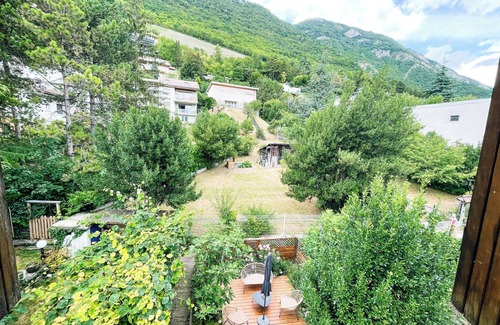 La Tronche Apartment | Pet-Friendly Chez Mimi Studio Near La Tronche Hospital