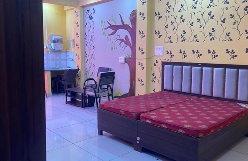 Ujjain House | Family-Friendly Aabha Plaza: Your Ideal Budget Getaway