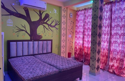 Ujjain House | Family-Friendly Aabha Plaza: Your Ideal Budget Getaway