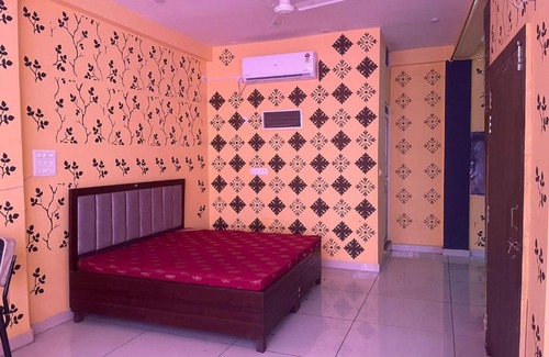 Ujjain House | Family-Friendly Aabha Plaza: Your Ideal Budget Getaway