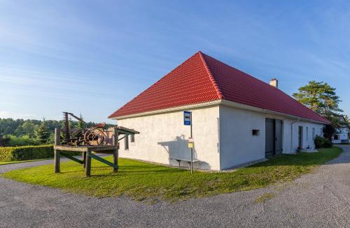 Rahtla Apartment | Experience Aadma Guesthouse: Pet and Child Friendly Retreat