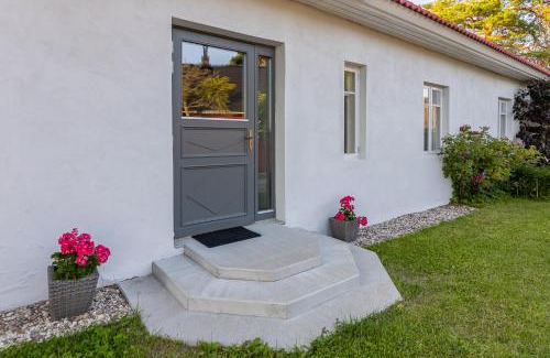 Rahtla Apartment | Experience Aadma Guesthouse: Pet and Child Friendly Retreat