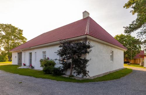 Rahtla Apartment | Experience Aadma Guesthouse: Pet and Child Friendly Retreat