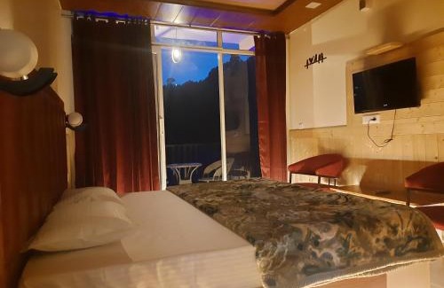 Shimla House | Explore Aagaman Woods: Guest Rated 10/10 Family Retreat