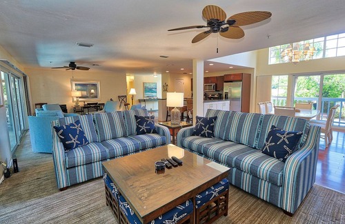 Captiva House | Discover Aah!!! Poppy's Paradise: Oceanfront Bliss Awaits