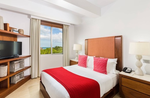 Champoton Hotel | Family-Friendly Aak-Bal All Suite Resort with Pool & Spa