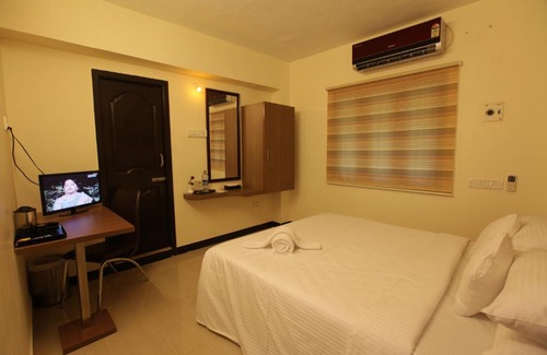 Tiruvannamalai Hotel | Budget-Friendly Aakash Inn with Breakfast & Family Amenities