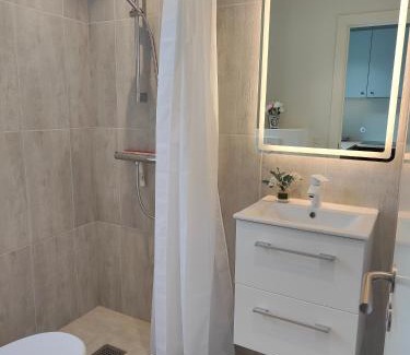 Norresundby Bed & Breakfast | Discover Aalborg City Rooms: Family-Friendly Stay Awaits