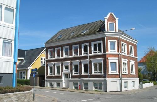 Norresundby Bed & Breakfast | Discover Aalborg City Rooms: Family-Friendly Stay Awaits