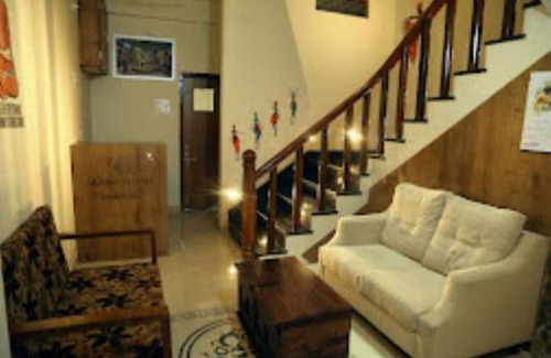 Maheshwar Hotel | Discover Aamantran at Fort Maheshwar - Child-Friendly Stay