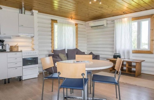 Pyhasalmi House | Relaxing Lake View Retreat: Aamunkoin Rantatupa