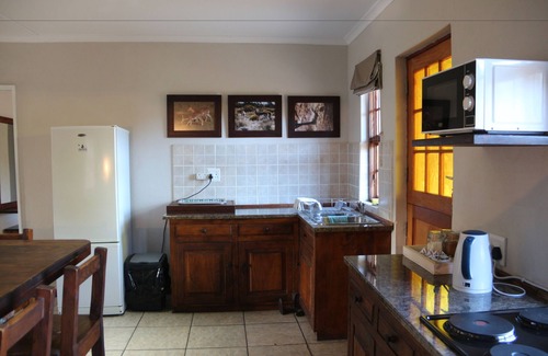 Graaff-Reinet Bed & Breakfast | Relax at Aan Die Oewer Guest House with Pool & Breakfast