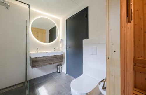 Heeg Villa | Aan Het Water 'Wetterhaghe' optioneel met E-Sloep