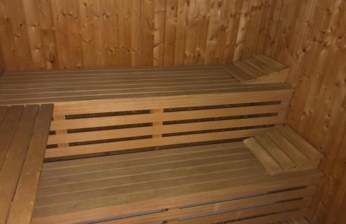 Ename House | Relax at Aan 't Bos: Family-Friendly with Sauna Access