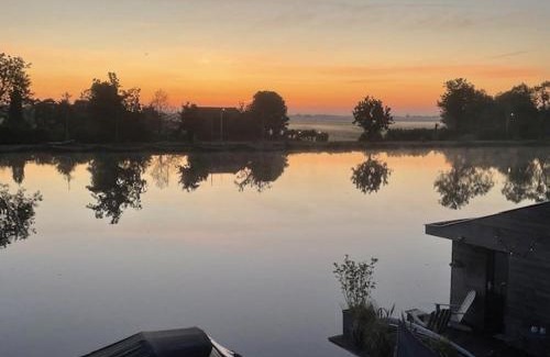 Gouwsluis Boat Rental | Private Sauna Retreat on the Rijn with Oceanfront Views