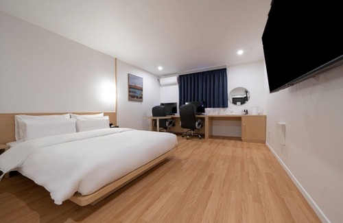 Cheonan Hotel | Convenient Stay at Aank Hotel Cheonan Station with Breakfast