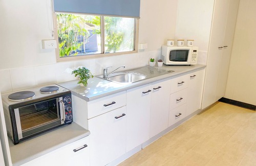 Lanskey RV Rental | Pet-Friendly Retreat at Aaok Moondarra Accommodation Village
