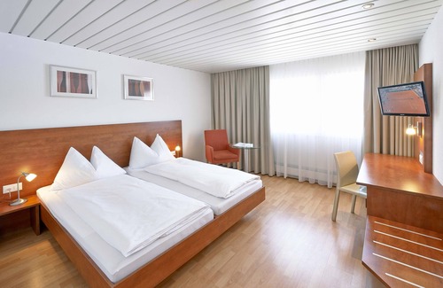 Aarau Hotel | Convenient Self Check-in at Aarauerhof with Breakfast