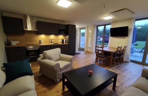 Wiesentheid House | Family-Friendly Aardehuis Appartement with Pool & Kitchen