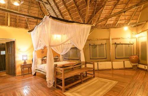 Rubirizi Hotel | Aardvark Safari Lodge