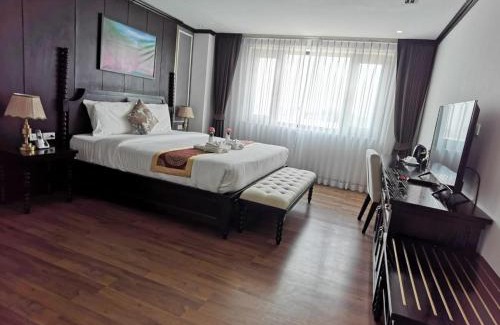 Vientiane Hotel | Beachside Bliss at Aaron Hotel with Pool & Ocean Views
