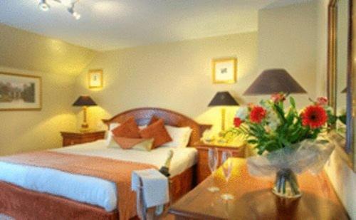 Liberton House | Discover Aaron Lodge: 4-Star Stay with Wheelchair Access