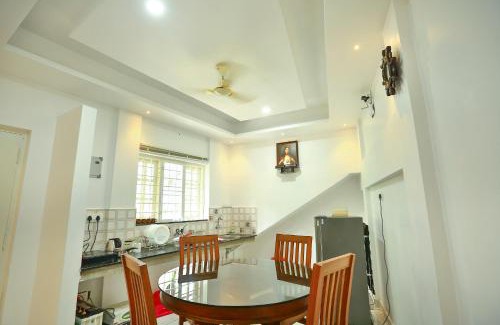 Fort Kochi House | Top-Rated Aaron's Homestay with Family Kitchen Amenities