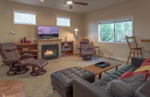 Old Farm District House | Discover Aaron Way: Family-Friendly & Pet Welcoming Stay