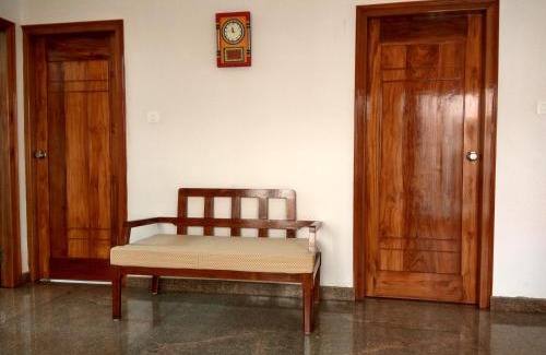 Vijayanagar 1st Stage House | Cozy Aashraya Homestay: Pet-Friendly with Breakfast Included