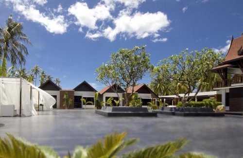 Khanom Resort | Relax at Aava Resort and Spa with Beachfront Amenities