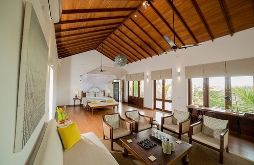 Ahungalla Hotel | Discover Calamansi Cove Villas with Pool & Family Amenities