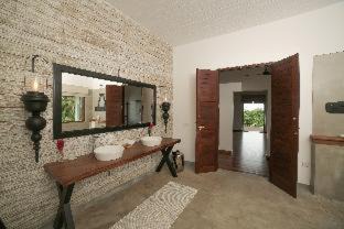 Balapitiya Hotel | Experience Calamansi Cove Villas: Oceanfront Bliss Awaits
