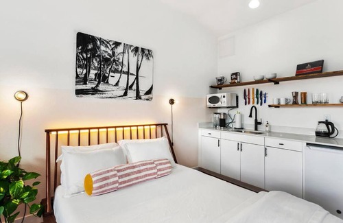 Chandler Apartment | Relax in Aawanui Studio Suite with Oceanfront Views